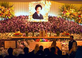 Funeral for actress Chocho Miyako held